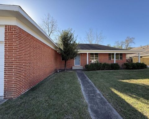 Homes For Sale - 1824 Magnolia Street<br/> Liberty, TX 77575