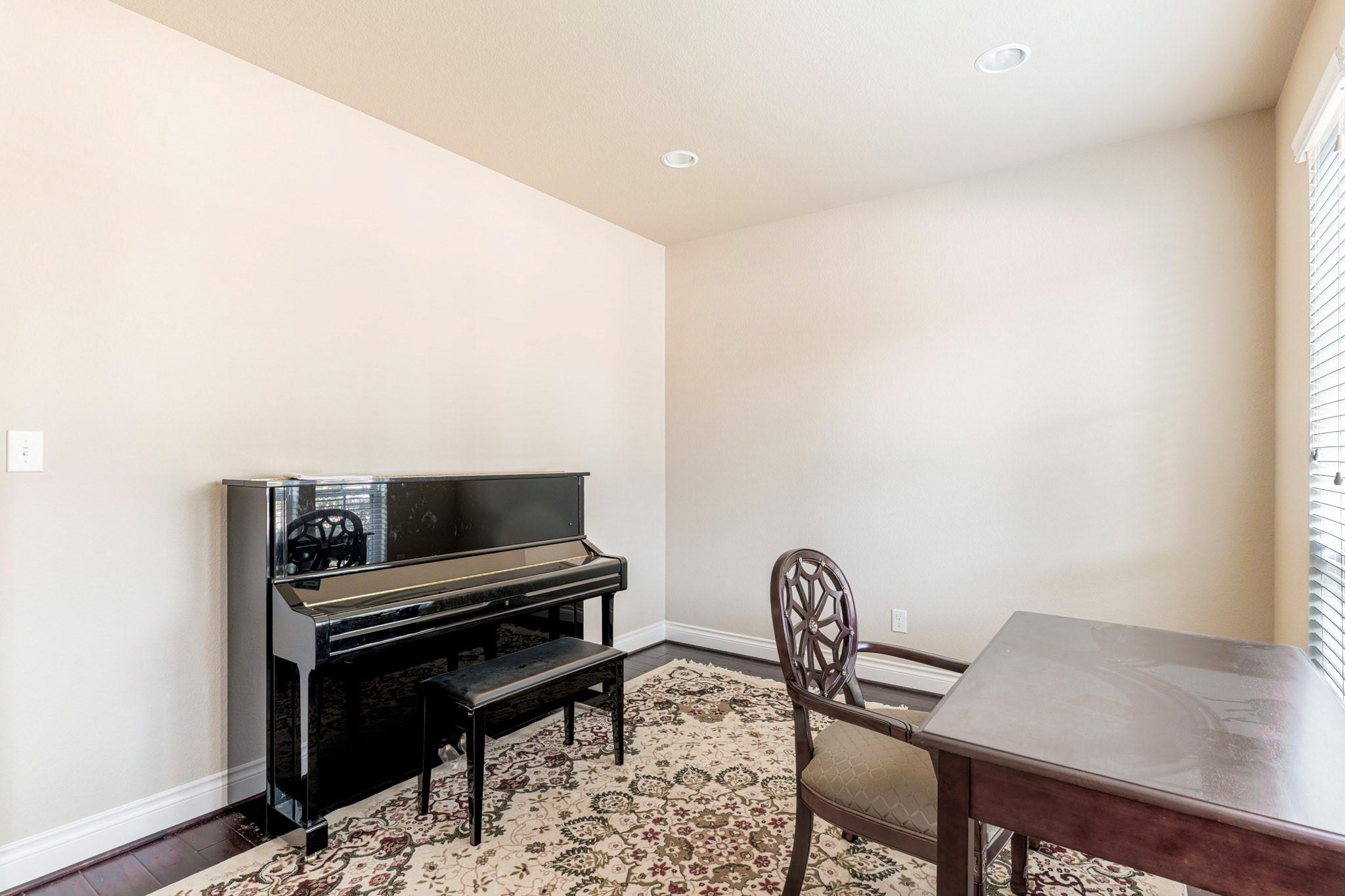 28707 Hemlock Red Court