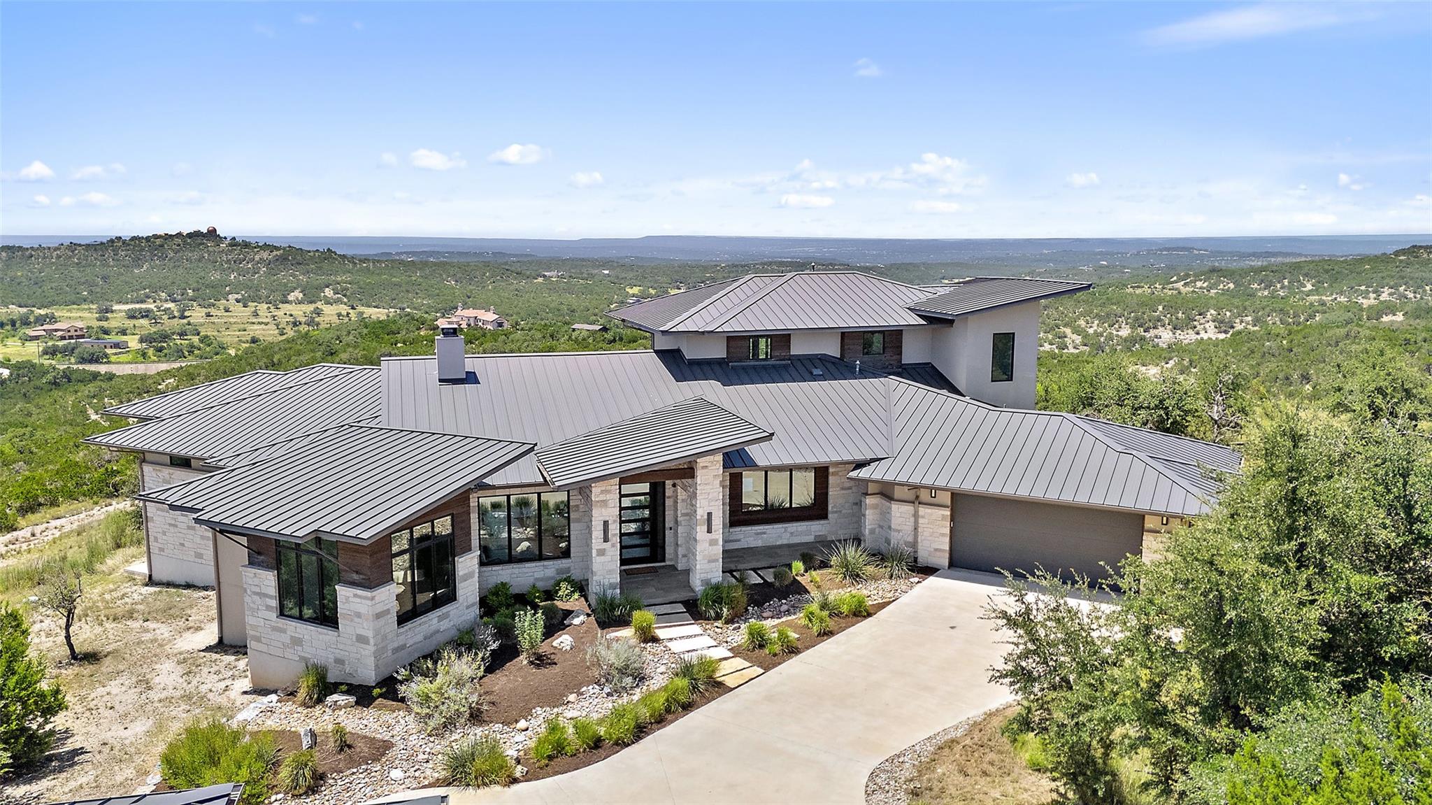 416 Julieanne Cove