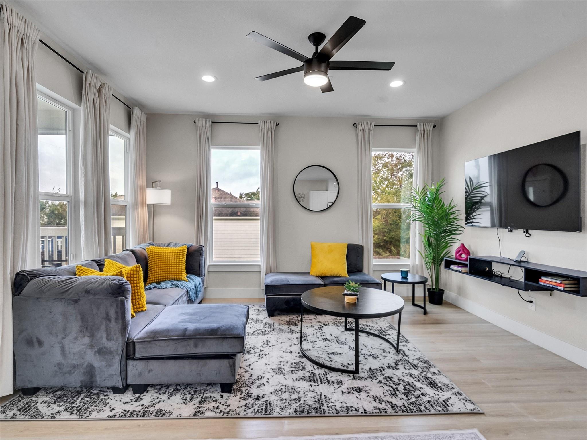 819 E 40th Street A/B