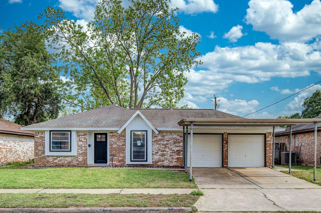 Photo of 1109 E Columbia Lane, Deer Park, TX 77536 (MLS # 60536558)