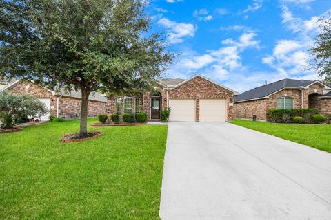 Photo of 13918 Goodridge Drive, Houston, TX 77048 (MLS # 98800886) Photo of 13918 Goodridge Drive, Houston, TX 77048 (MLS # 98800886)