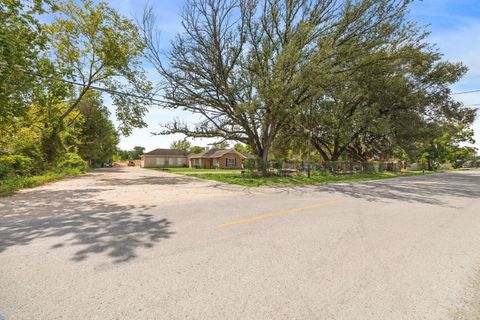 Photo of 1450 Mesquite Street, Houston, TX 77093 (MLS # 12498550)