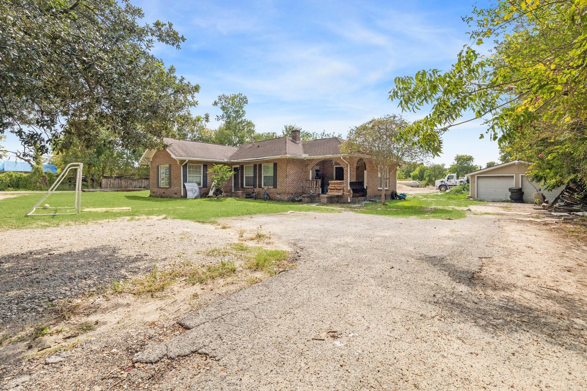 1450 Mesquite Street