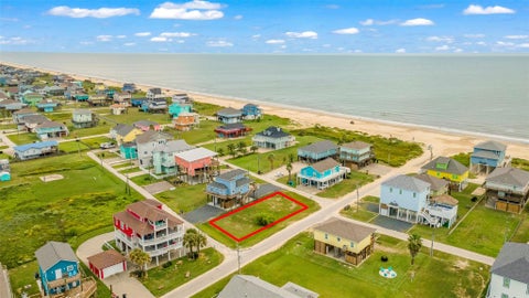 Photo of 1971 Gulf, Crystal Beach, TX 77650 (MLS # 31931212)