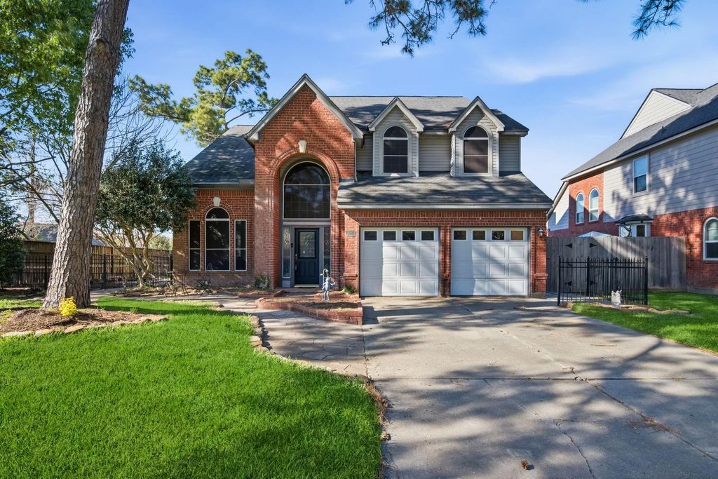 Photo of 3203 Creek Manor Drive, Houston, TX 77339 (MLS # 62117060)