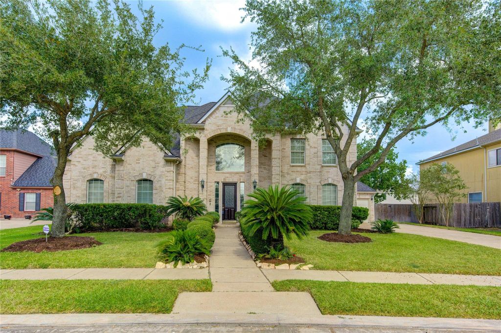 Photo of 10815 Ashland Bridge Lane, Sugar Land, TX 77498 (MLS # 42933189)