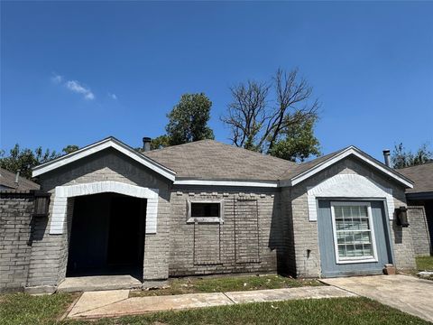 Photo of 11839 Greencanyon Drive, Houston, TX 77044 (MLS # 73701502)