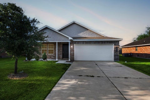 Photo of 1003 Star Fish Drive, Bay City, TX 77414 (MLS # 80832092)