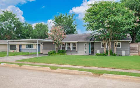 Photo of 1918 Huge Oaks Street, Houston, TX 77055 (MLS # 83510495)