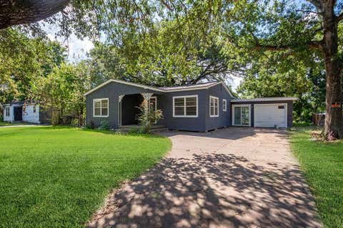 Homes For Sale - 2807 S Houston Drive<br/> Galveston County, La Marque, TX 77568