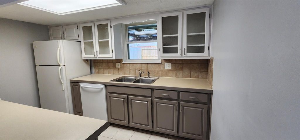 Photo of 2527 Meandering Trail, Houston, TX 77339 (MLS # 40331441)