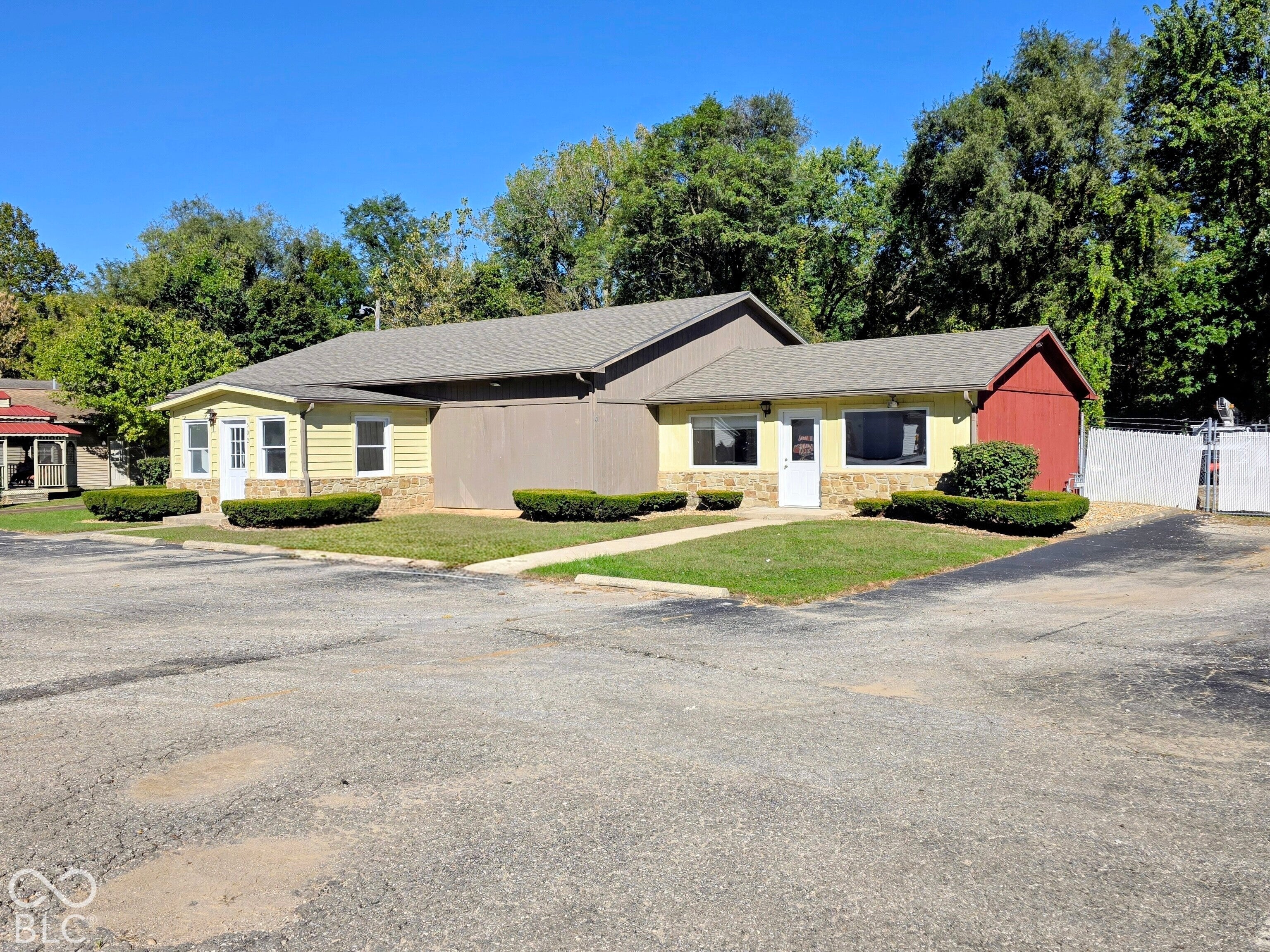 502 W Center Cross Street