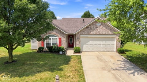 Photo of 14058 Meadow Lake Drive, Fishers, IN 46038 (MLS # 22116700)