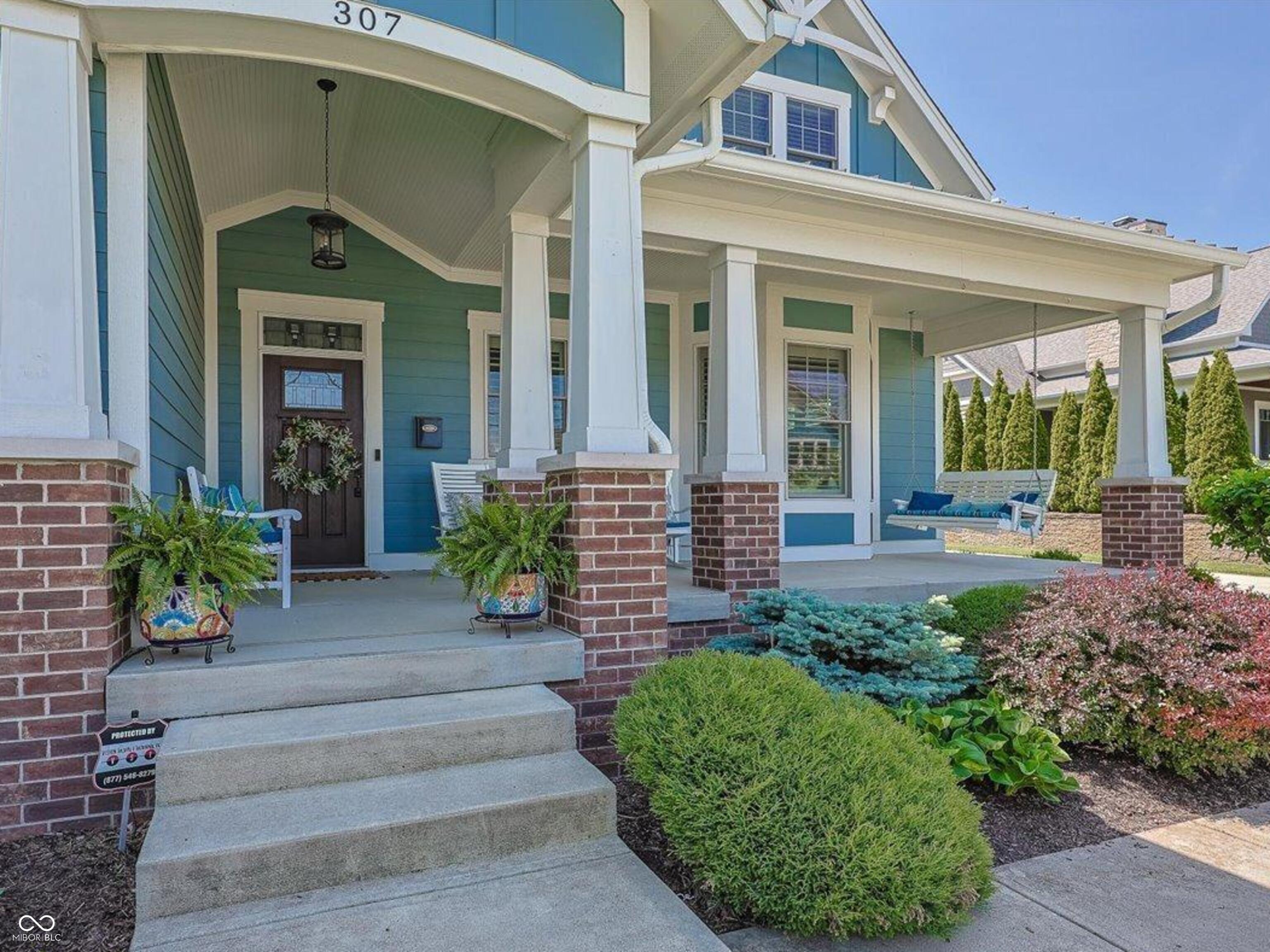 307 E Small Street