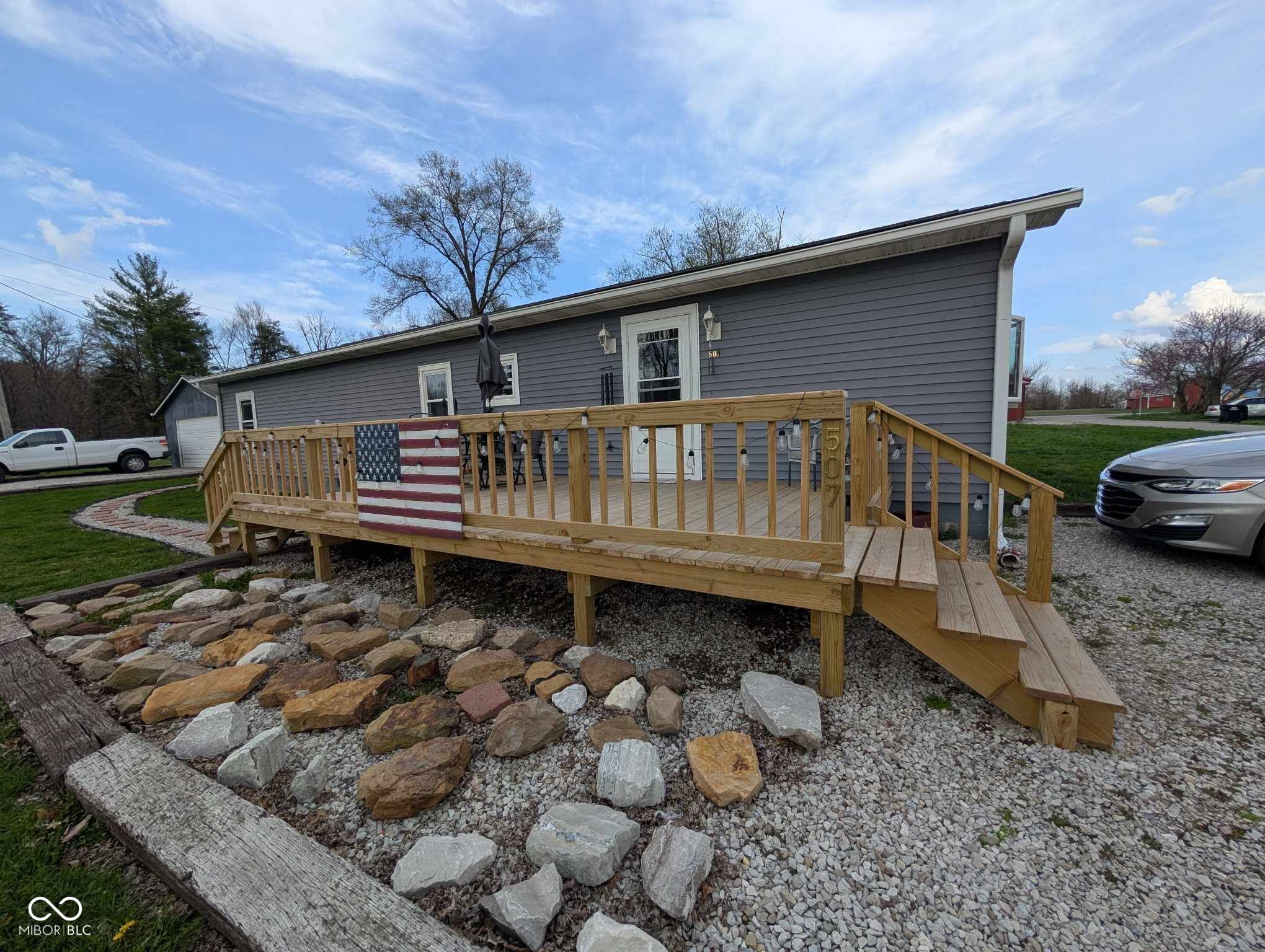 Listing image 1