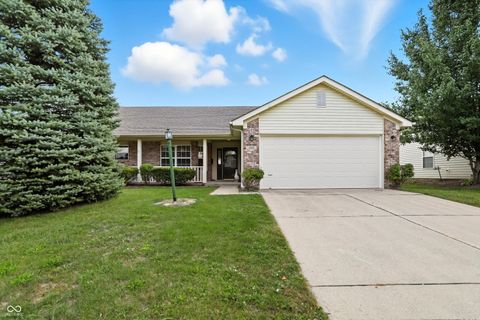 Photo of 1369 Mulberry Court, Greenfield, IN 46140 (MLS # 22066771)