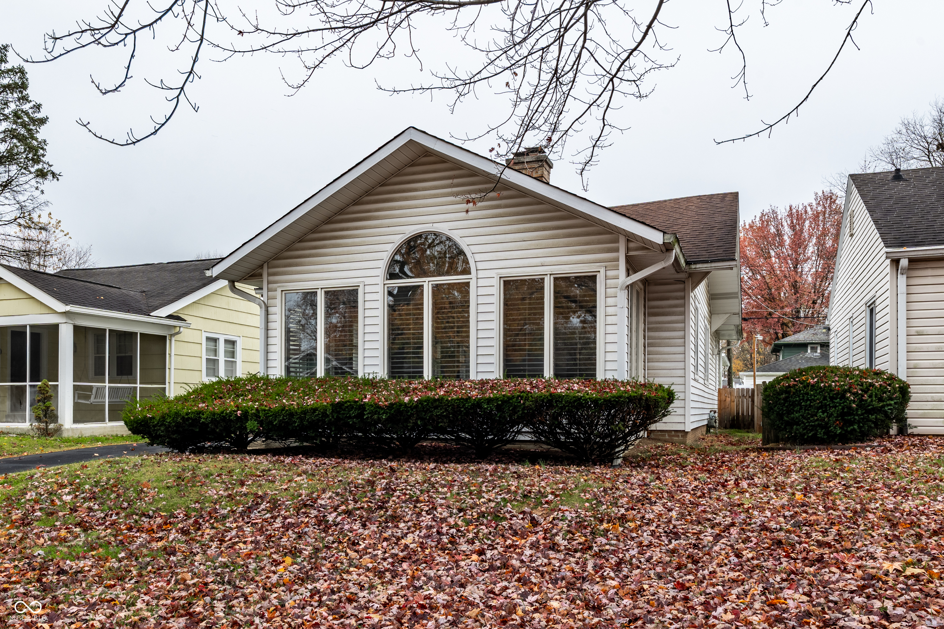 6182 Primrose Avenue