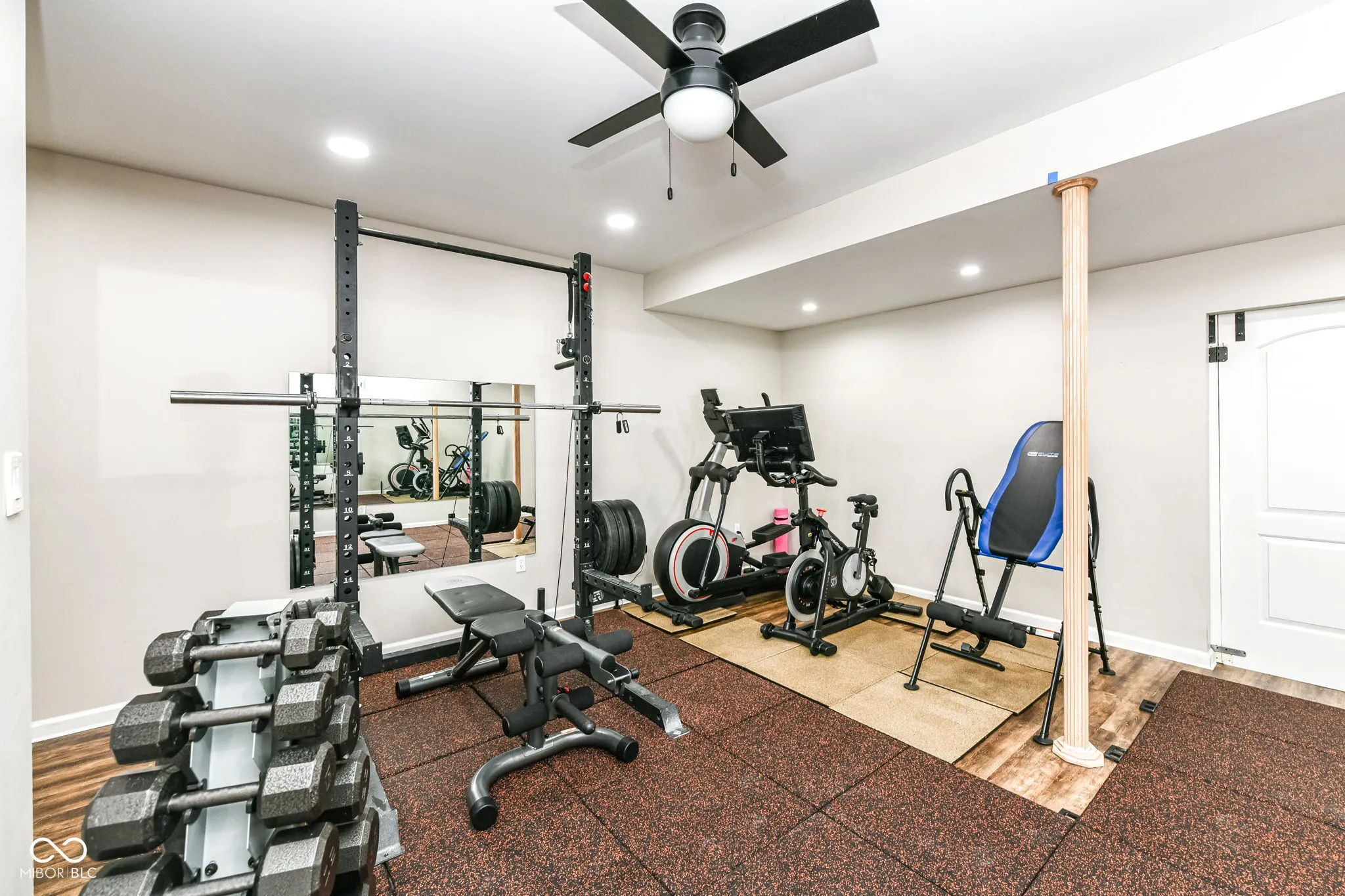 Zionsville, Indiana 46077, United States, 5 Bedrooms Bedrooms, ,5 BathroomsBathrooms,Residential,Pending,16685