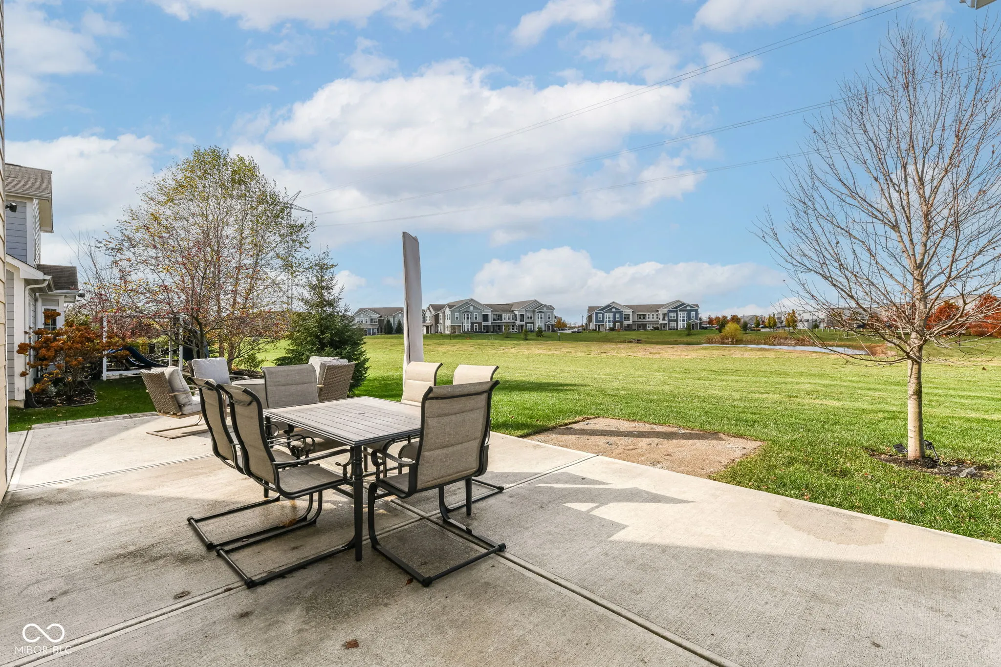 Zionsville, Indiana 46077, United States, 5 Bedrooms Bedrooms, ,5 BathroomsBathrooms,Residential,Pending,16685