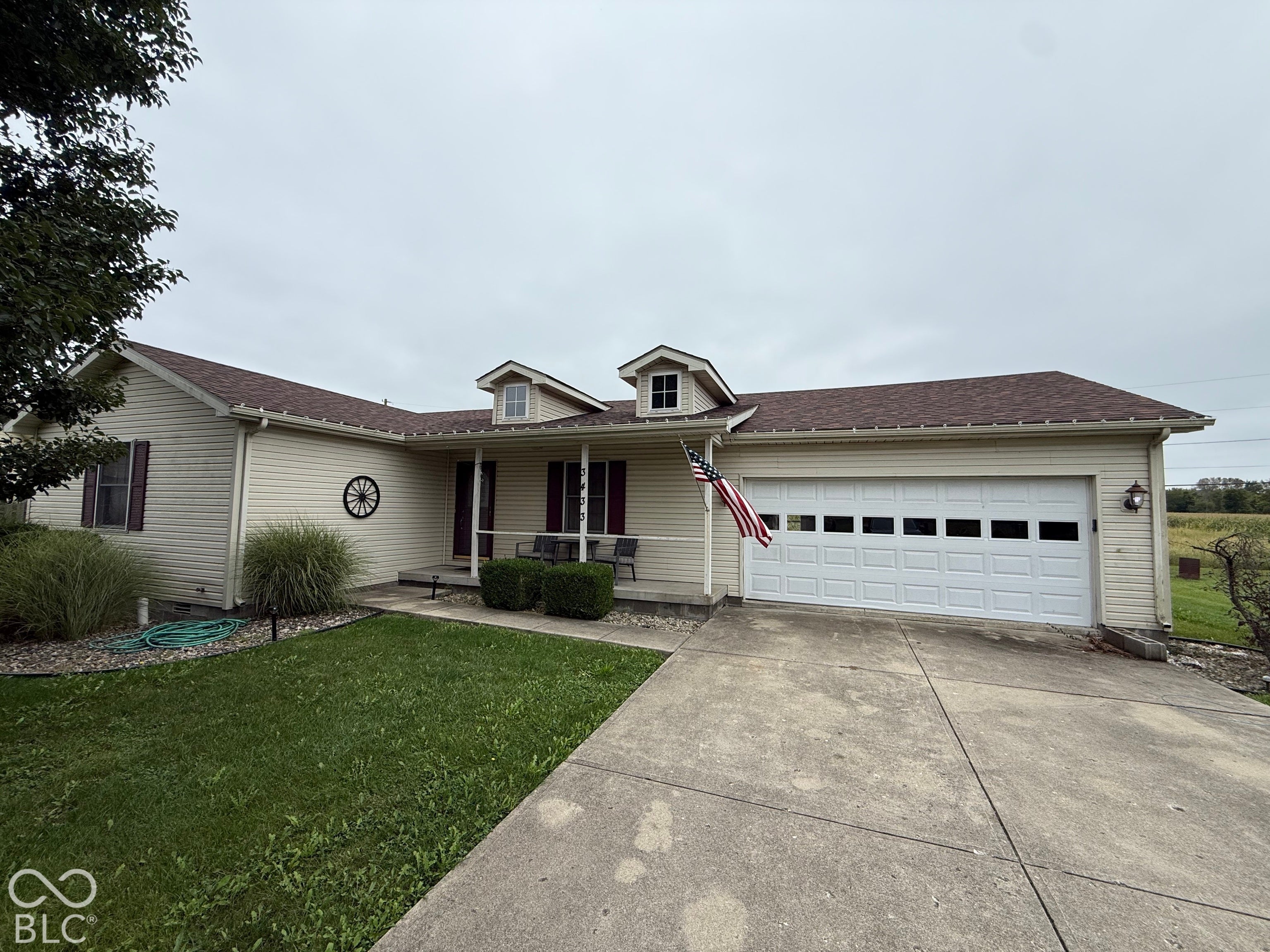 3433 Charlton Drive