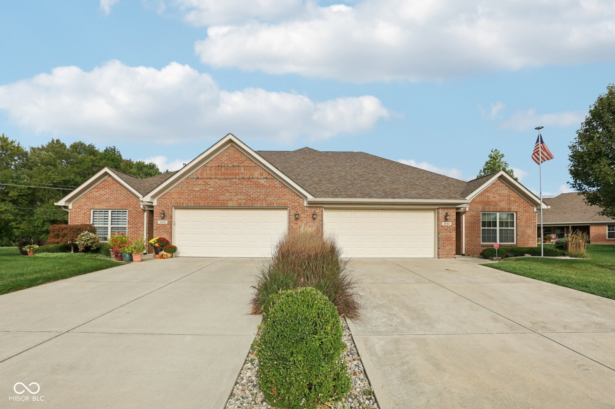 4942 W Congress Cove