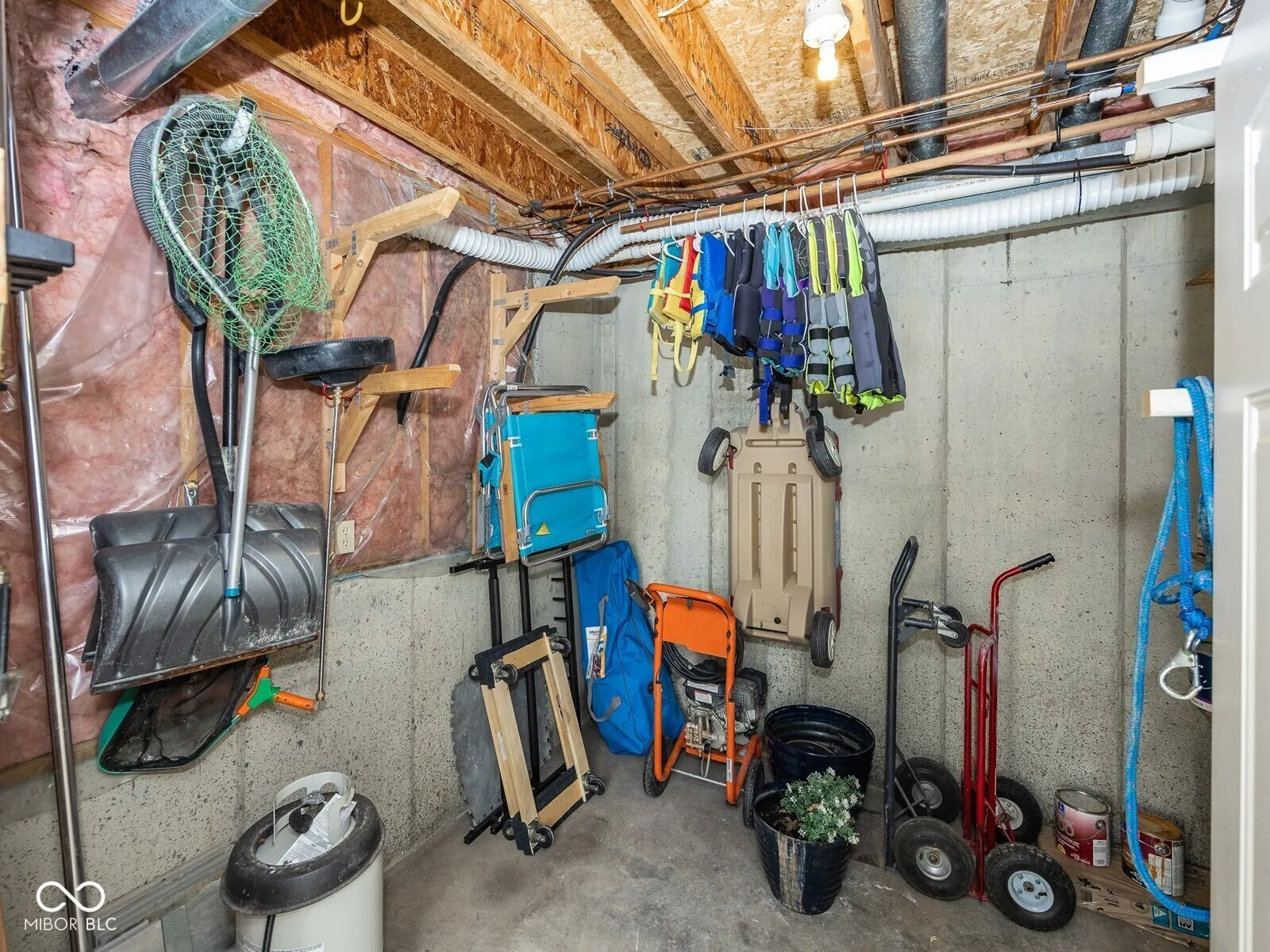 Indianapolis, Indiana 46236, United States, 5 Bedrooms Bedrooms, ,5 BathroomsBathrooms,Residential,Active,198144