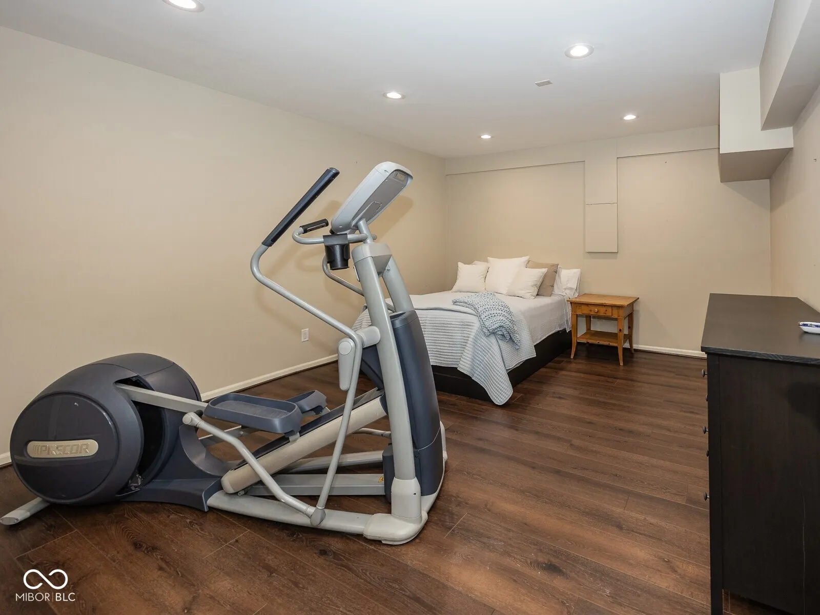 Indianapolis, Indiana 46236, United States, 5 Bedrooms Bedrooms, ,5 BathroomsBathrooms,Residential,Active,198144