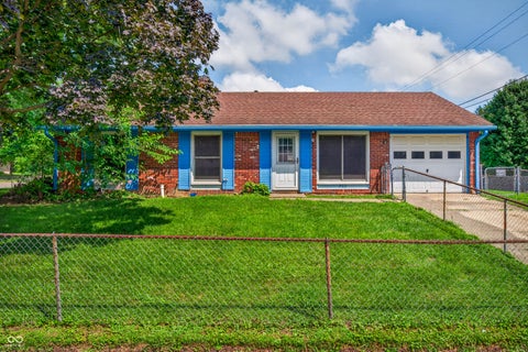 Photo of 302 Oakden Road, Whiteland, IN 46184 (MLS # 22118230)