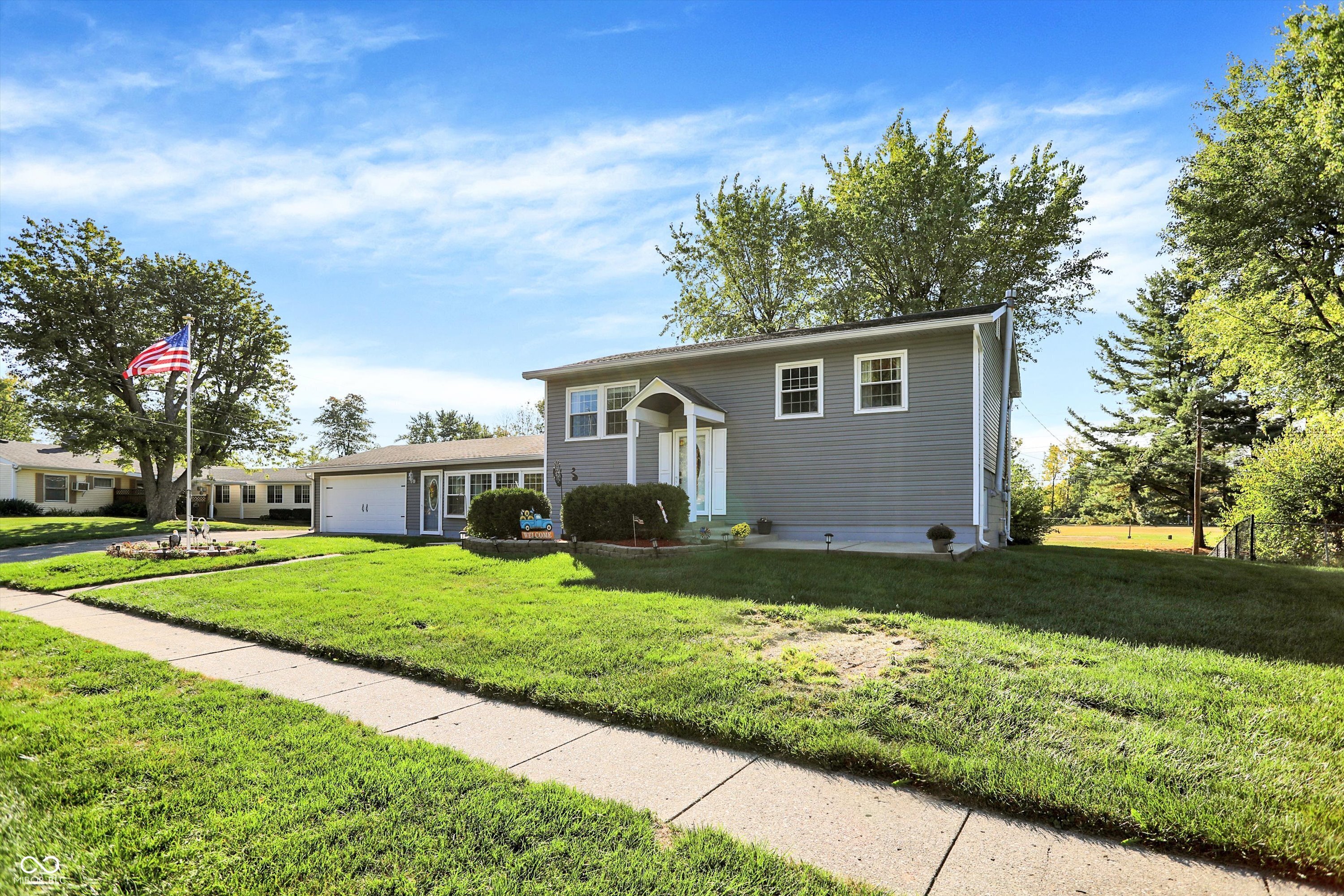 3305 E Dudley Avenue