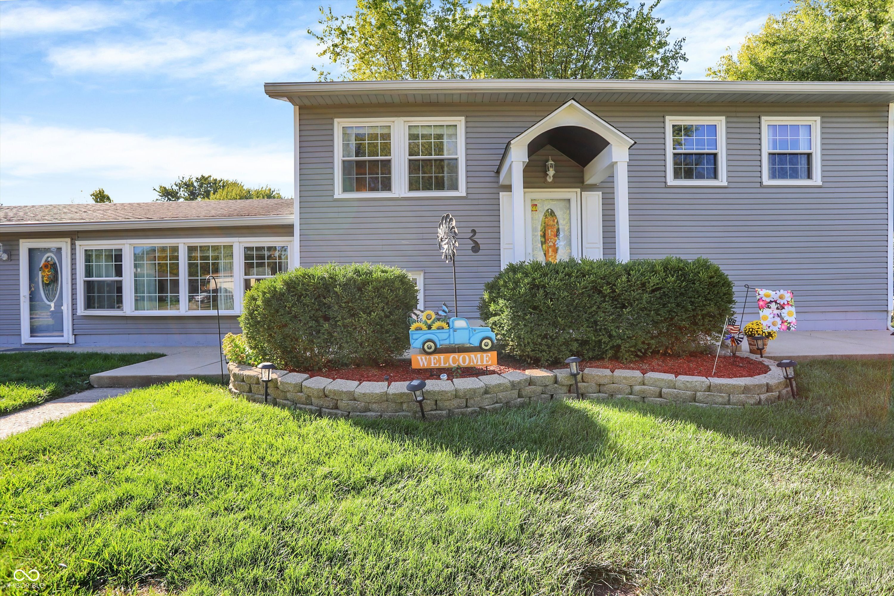 3305 E Dudley Avenue