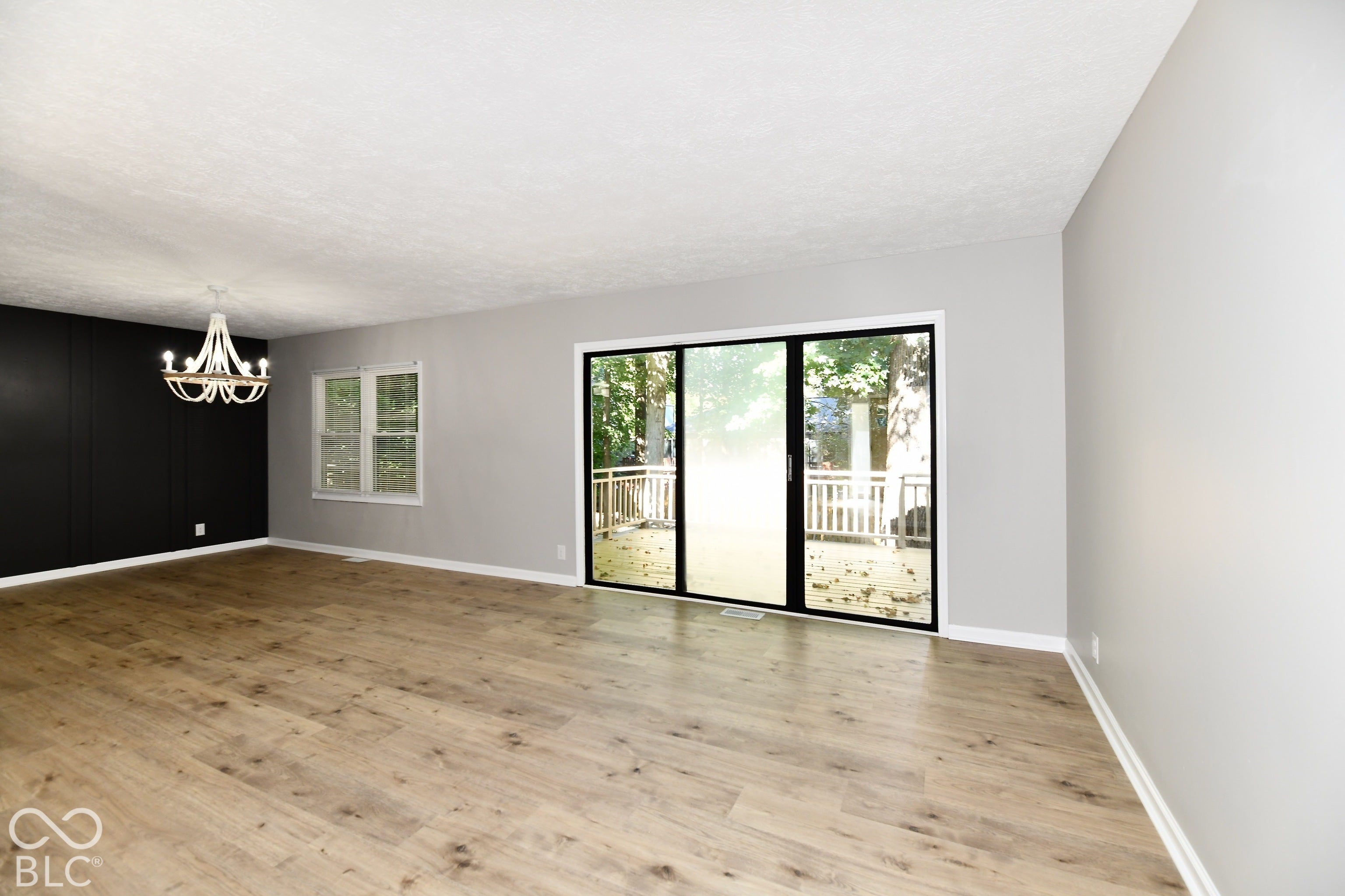 1814 Walnut Way