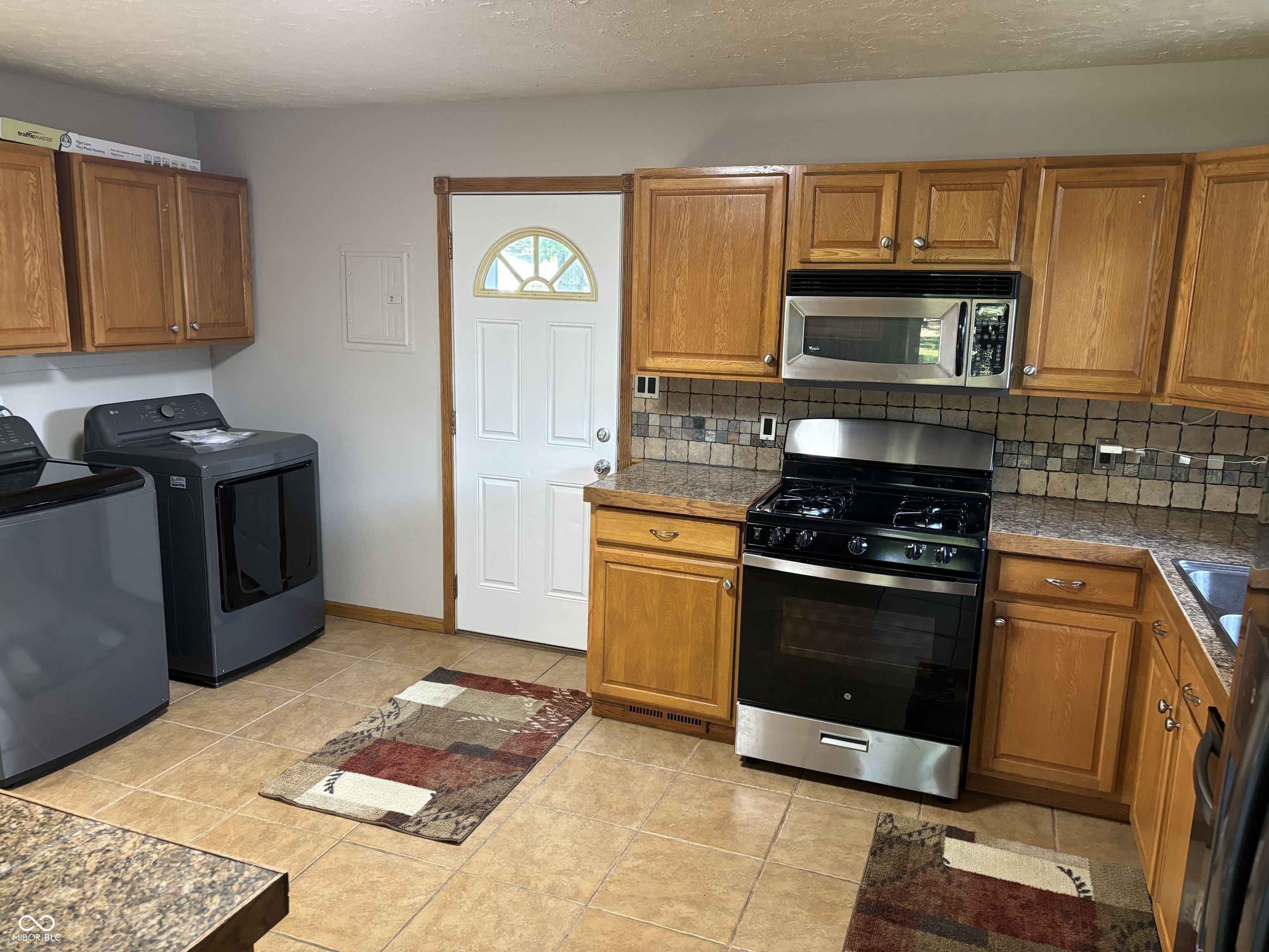 New Whiteland, Indiana 46184, United States, 3 Bedrooms Bedrooms, ,2 BathroomsBathrooms,Residential,Active,25409