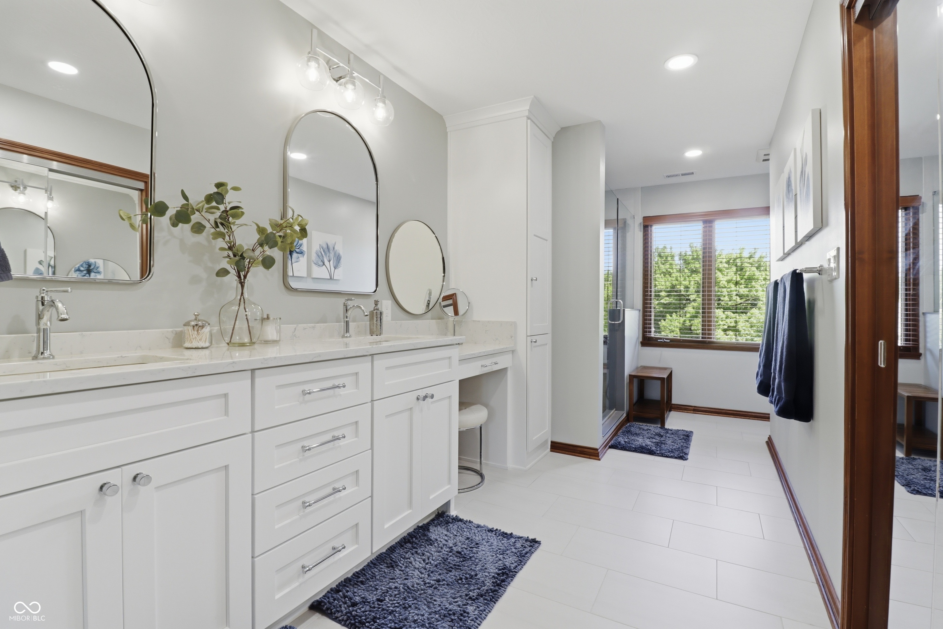 1240 Eagle View Court