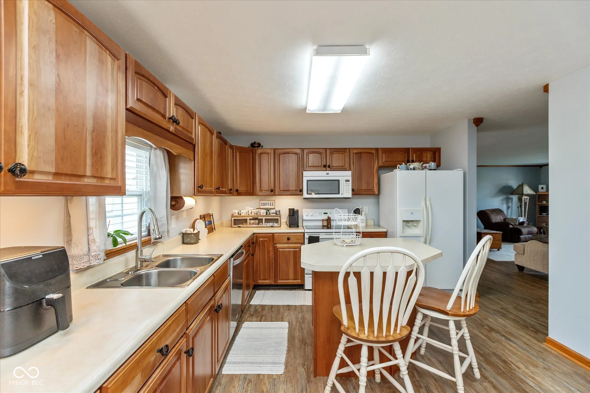 Whiteland, Indiana 46184, United States, 4 Bedrooms Bedrooms, ,3 BathroomsBathrooms,Residential,Pending,108521