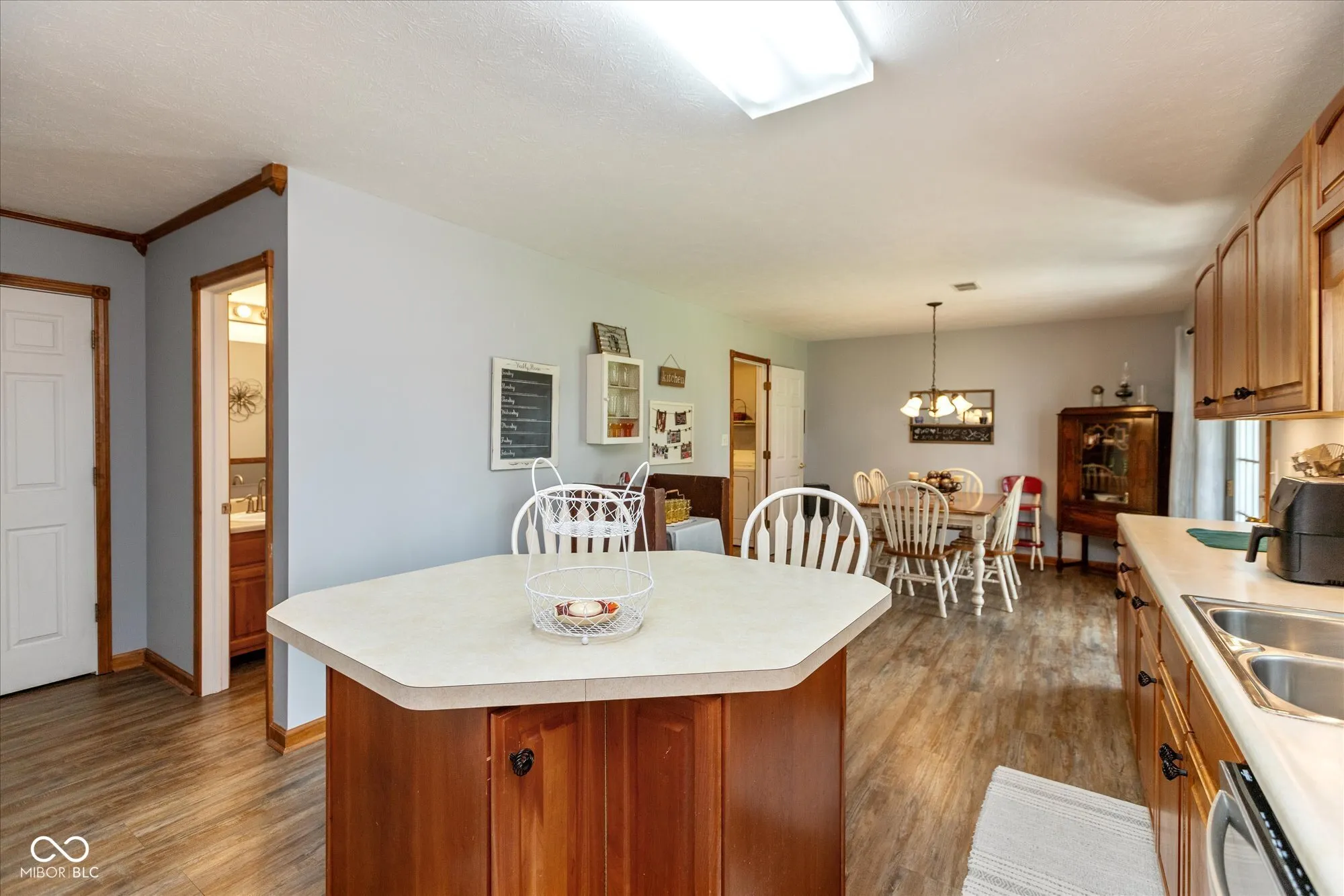 Whiteland, Indiana 46184, United States, 4 Bedrooms Bedrooms, ,3 BathroomsBathrooms,Residential,Pending,108521