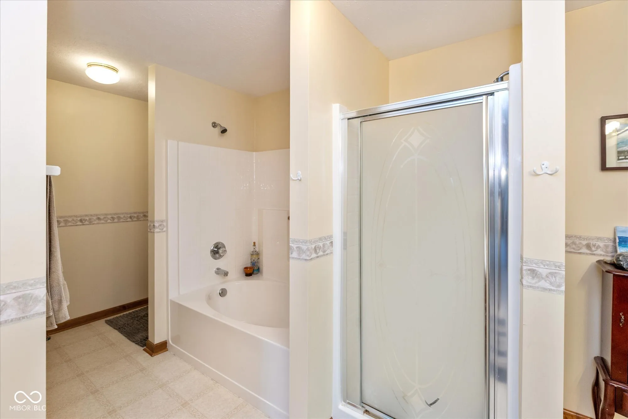 Whiteland, Indiana 46184, United States, 4 Bedrooms Bedrooms, ,3 BathroomsBathrooms,Residential,Pending,108521