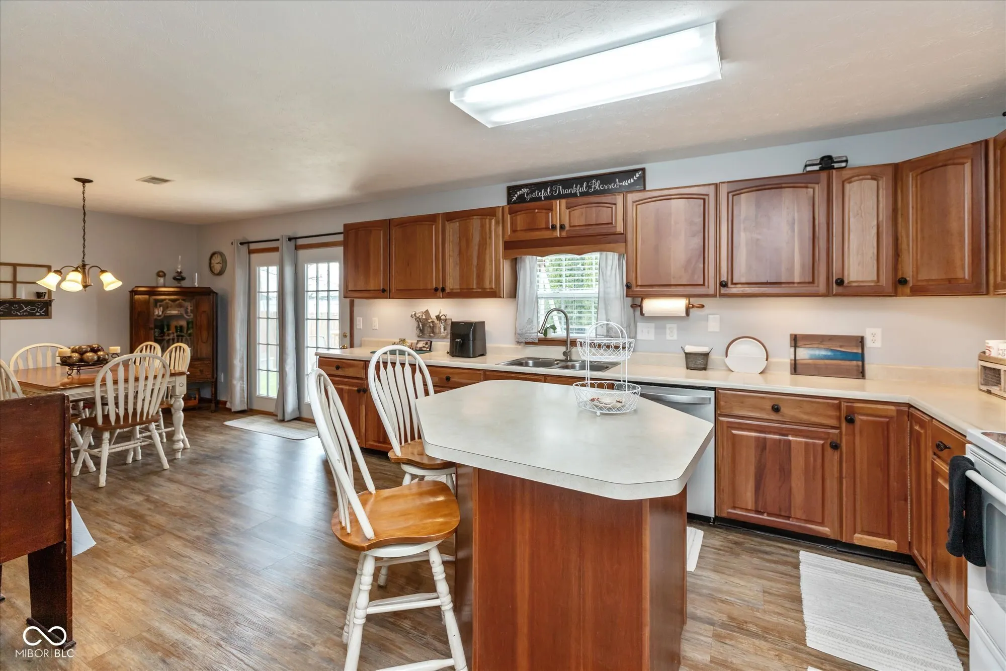 Whiteland, Indiana 46184, United States, 4 Bedrooms Bedrooms, ,3 BathroomsBathrooms,Residential,Pending,108521