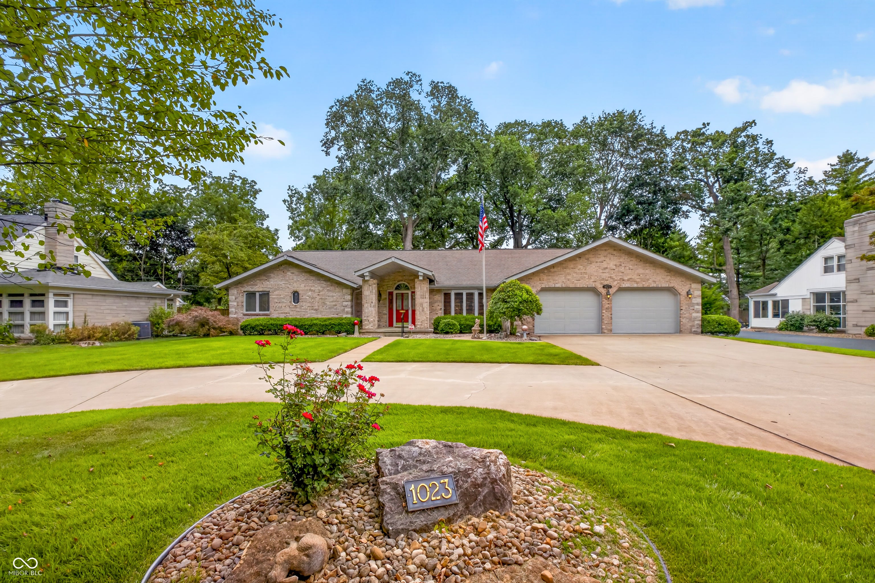 1023 Hawthorne Drive