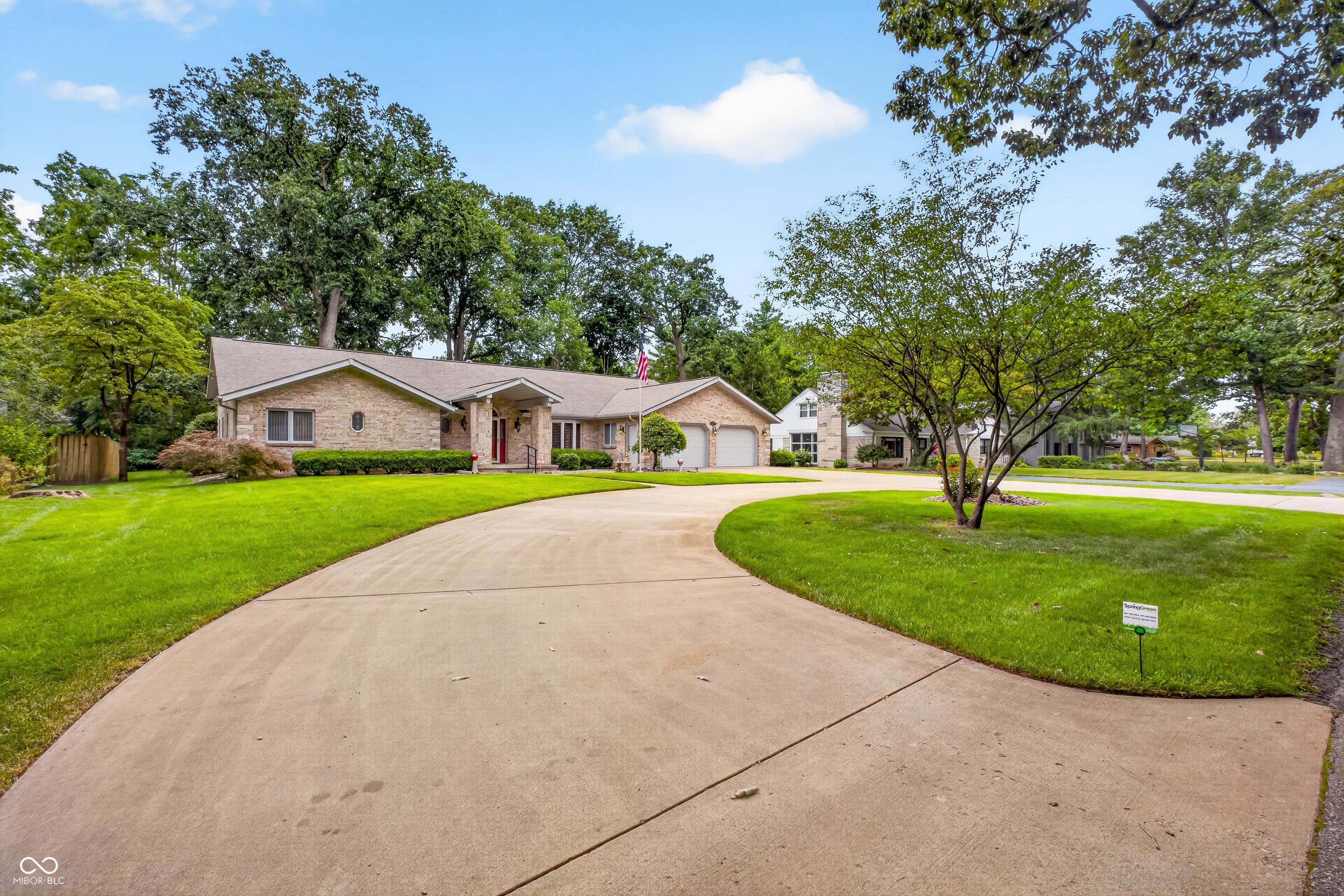 1023 Hawthorne Drive