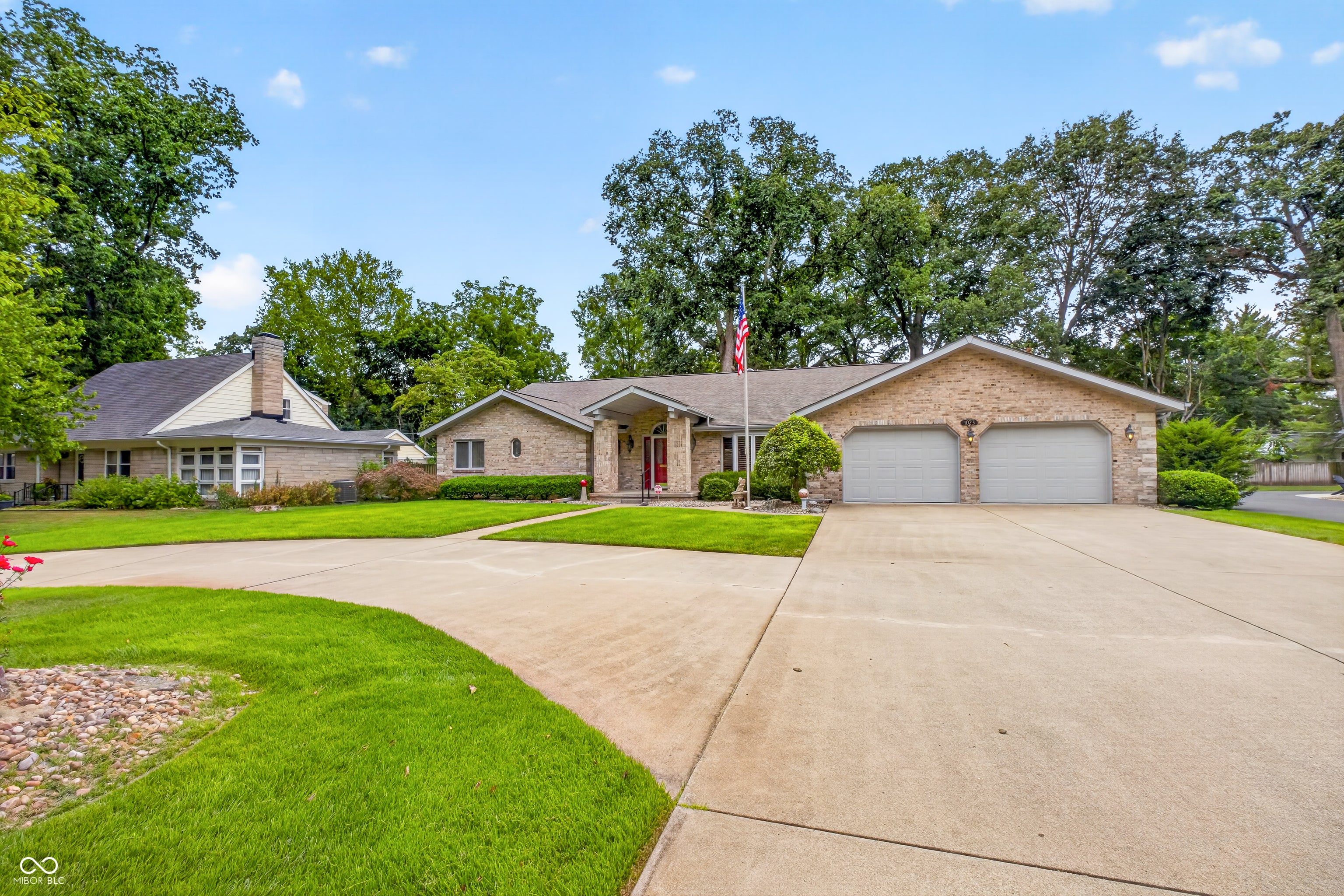 1023 Hawthorne Drive