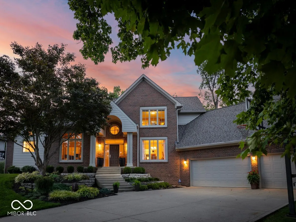 Indianapolis, Indiana 46256, United States, 4 Bedrooms Bedrooms, ,4 BathroomsBathrooms,Residential,Pending,111851