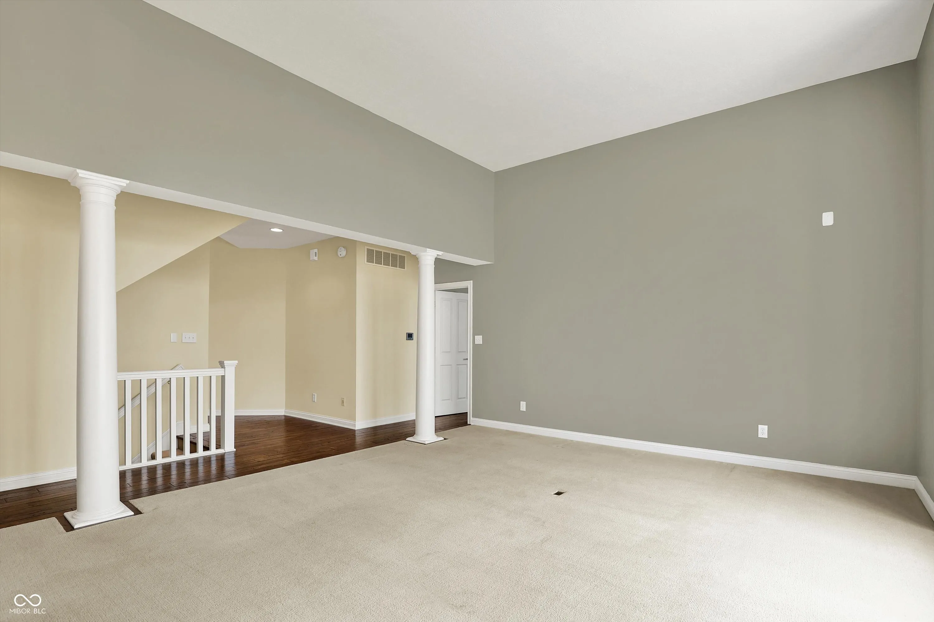 Indianapolis, Indiana 46256, United States, 4 Bedrooms Bedrooms, ,4 BathroomsBathrooms,Residential,Pending,111851