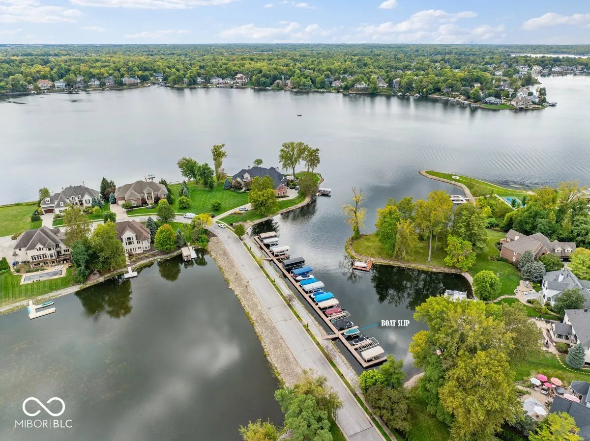 Indianapolis, Indiana 46256, United States, 4 Bedrooms Bedrooms, ,4 BathroomsBathrooms,Residential,Pending,111851