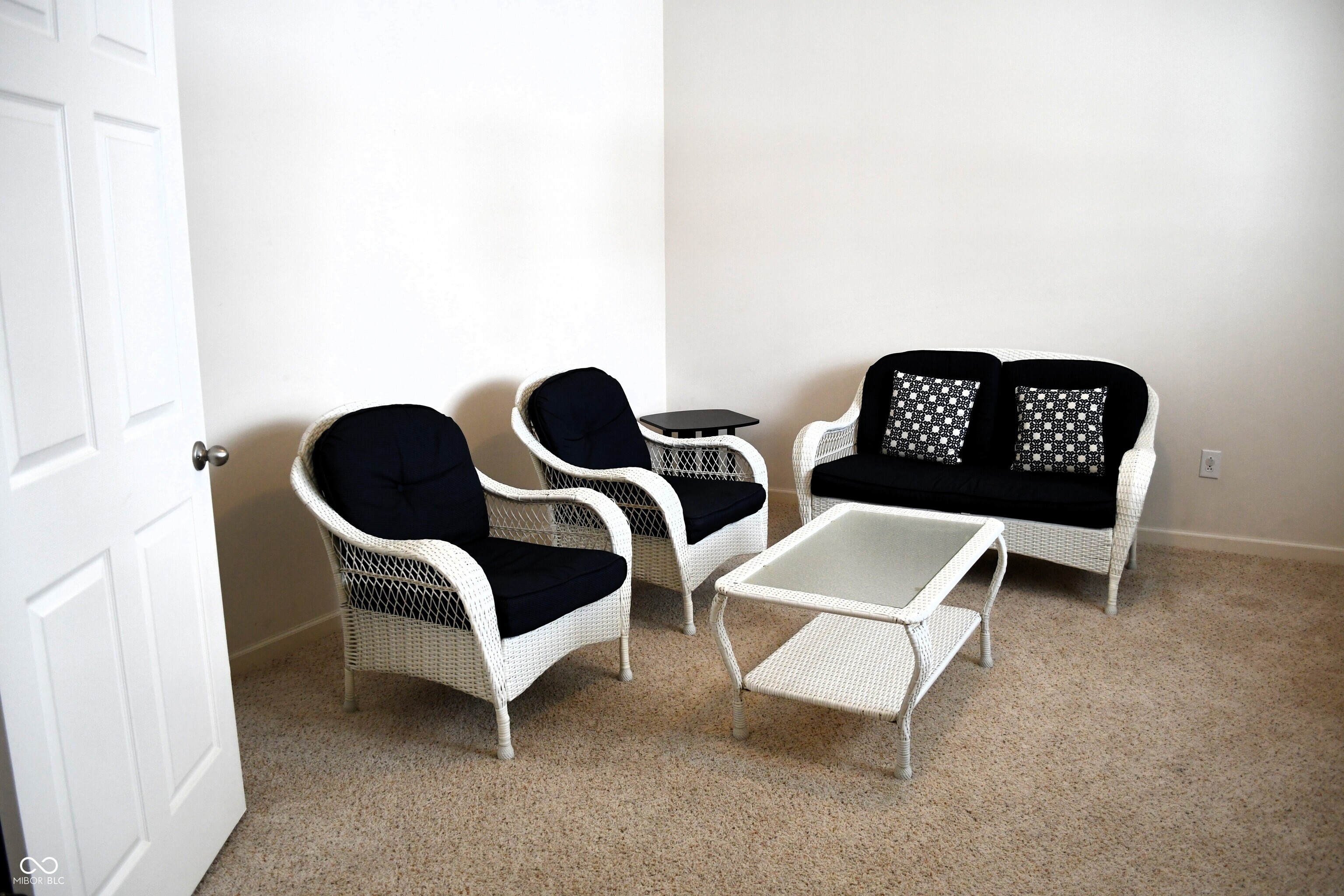 1922 Lakecrest Drive