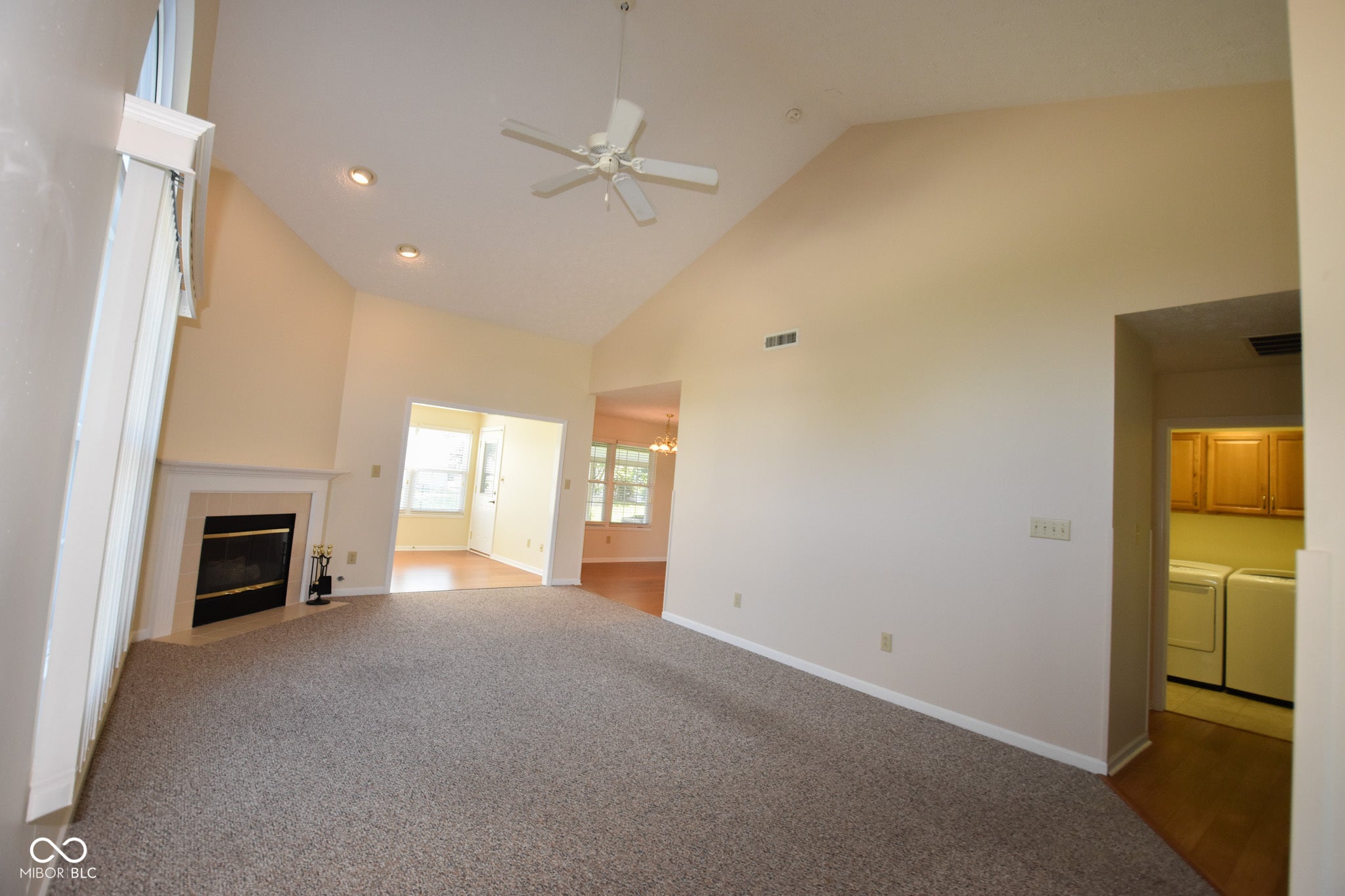 1295 Worcester Way