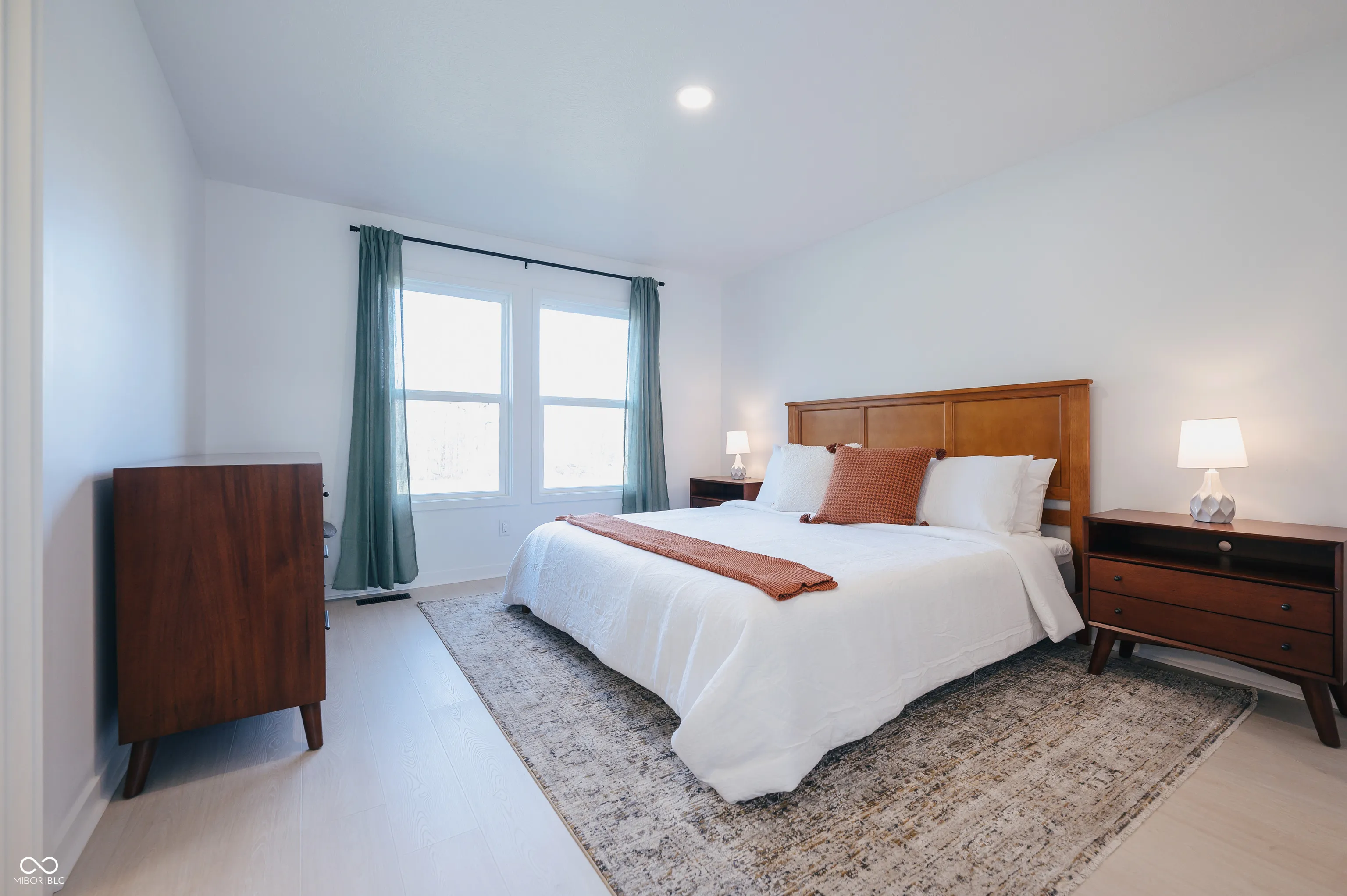 Columbus, Indiana 47201, United States, 3 Bedrooms Bedrooms, ,3 BathroomsBathrooms,Residential,Active,13244