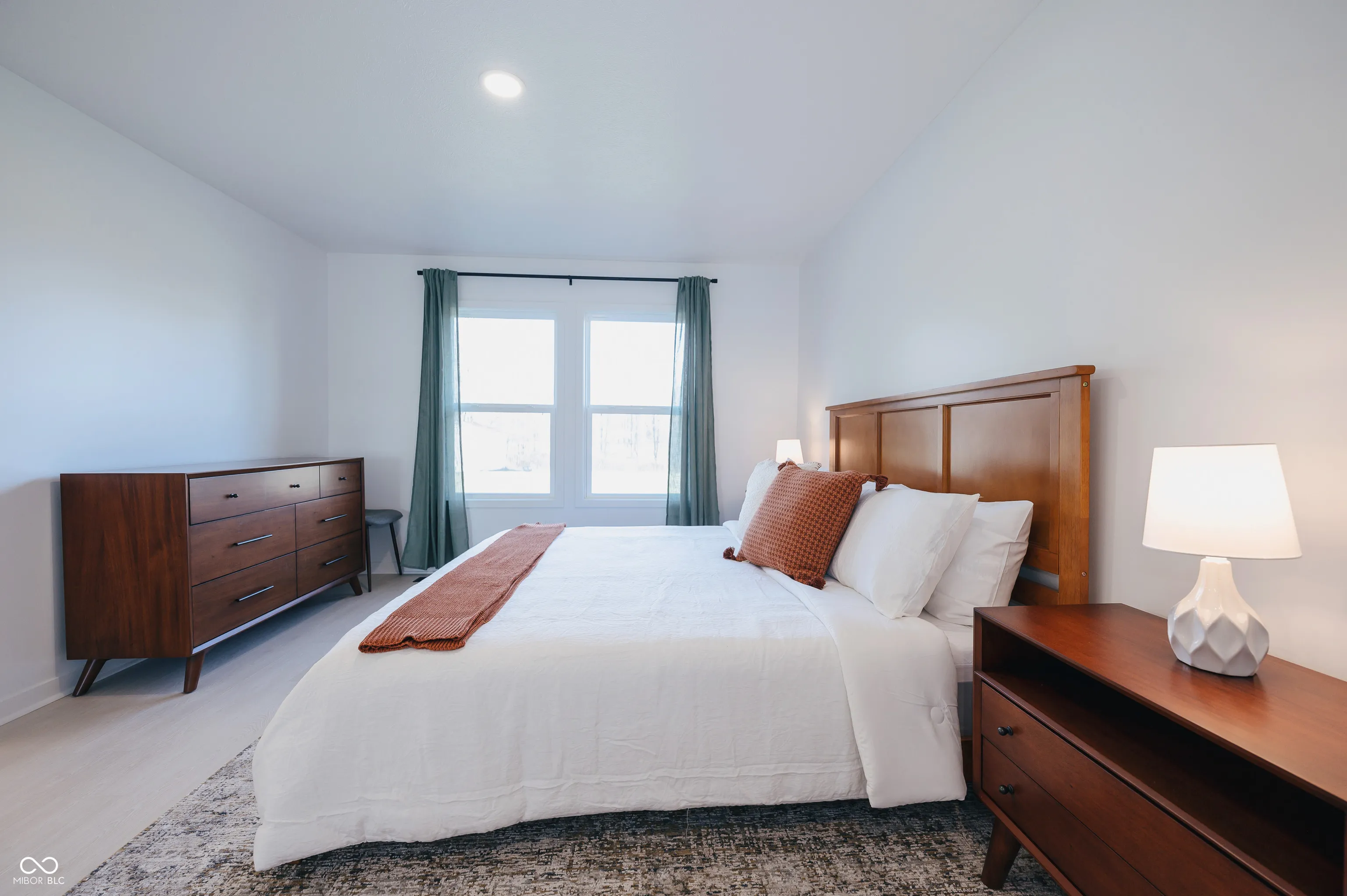 Columbus, Indiana 47201, United States, 3 Bedrooms Bedrooms, ,3 BathroomsBathrooms,Residential,Active,13244