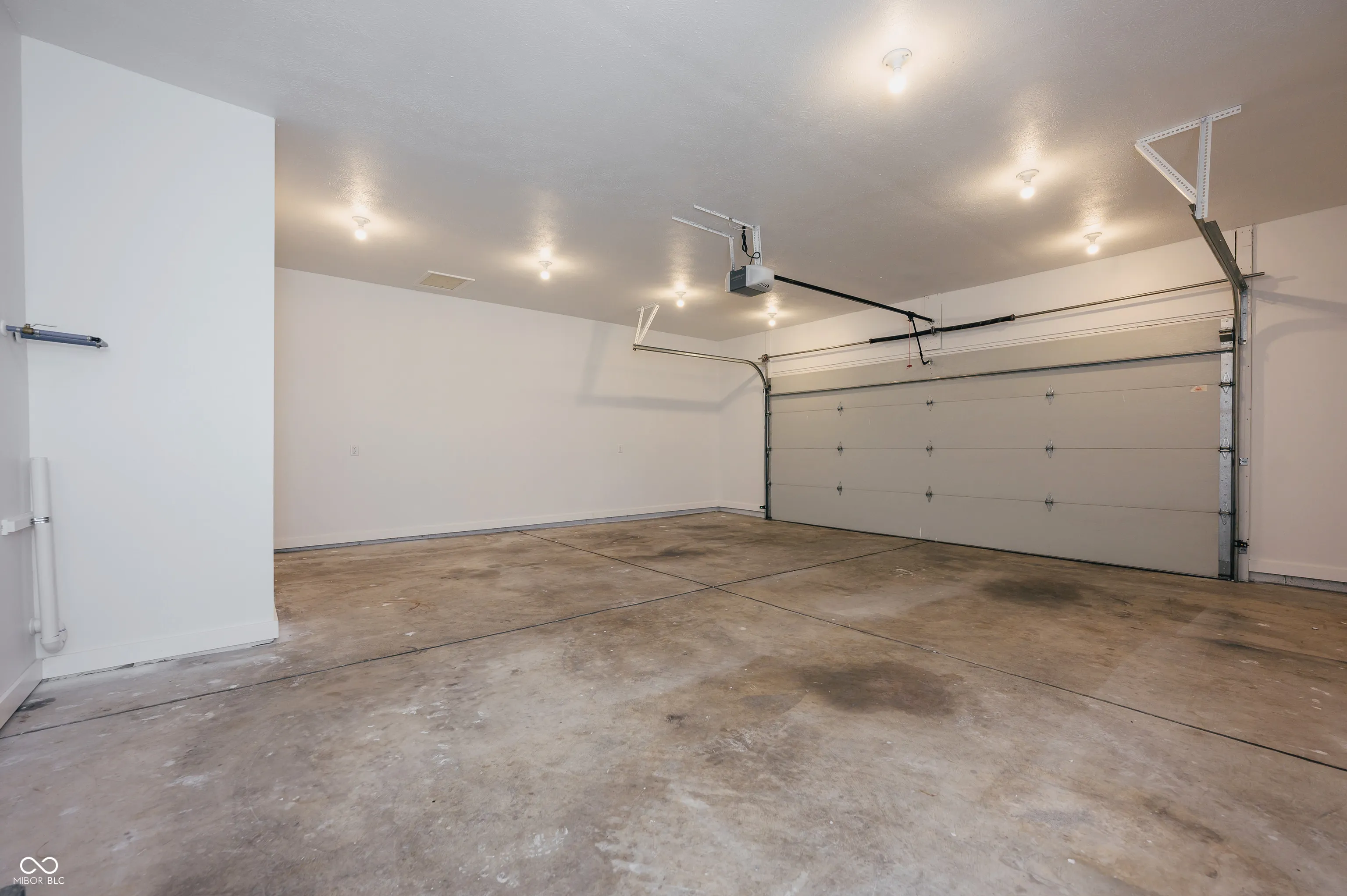 Columbus, Indiana 47201, United States, 3 Bedrooms Bedrooms, ,3 BathroomsBathrooms,Residential,Active,13244