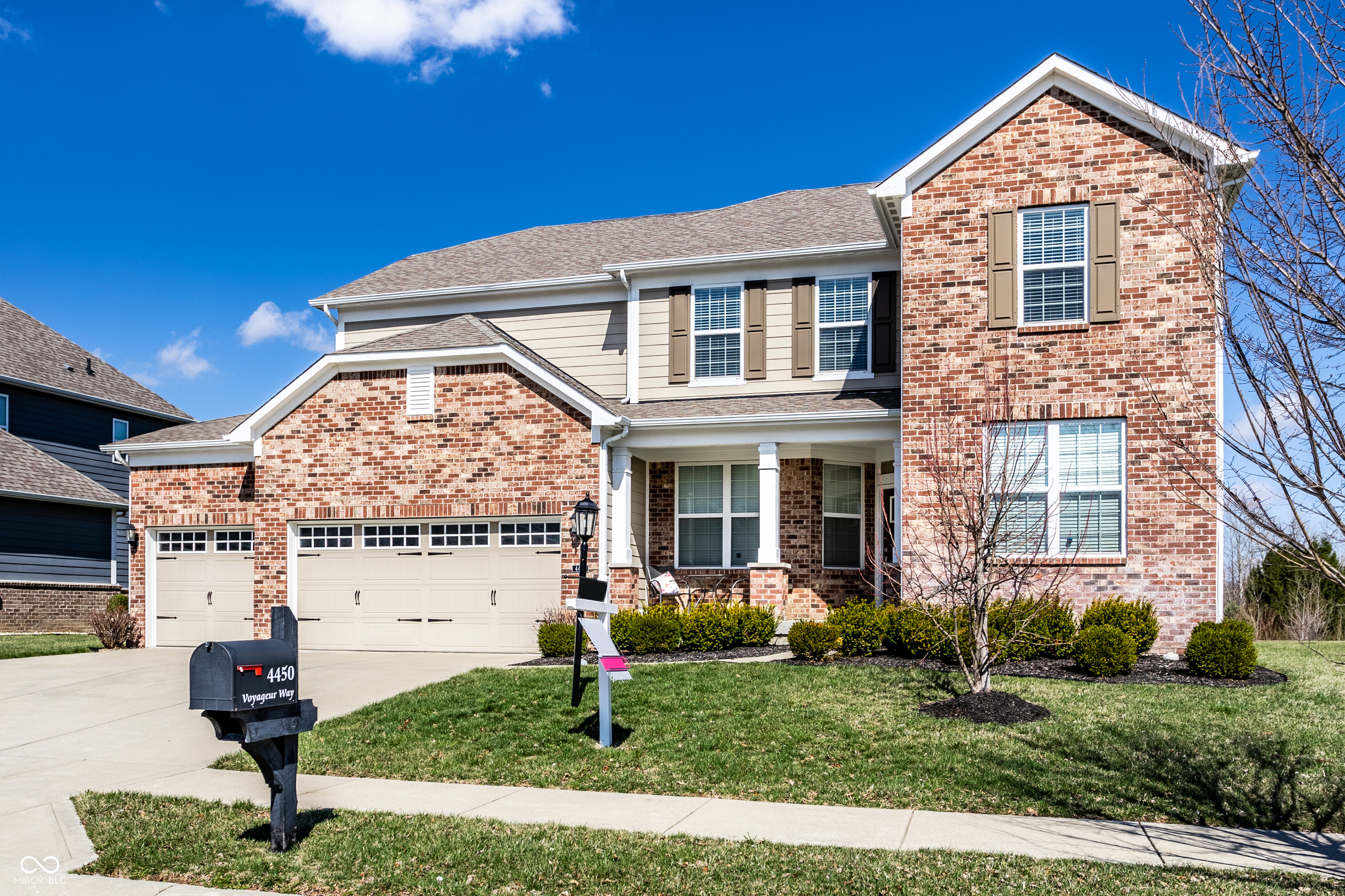 4450 Voyageur Way
